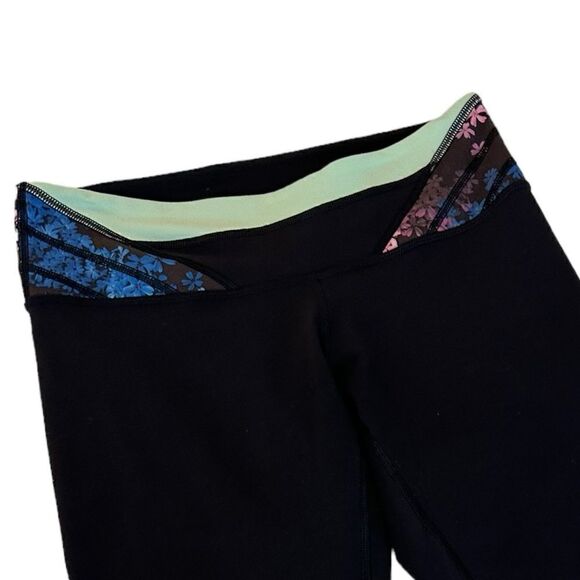 Lululemon Petal Pop Capri Size 6 - Picture 2 of 9